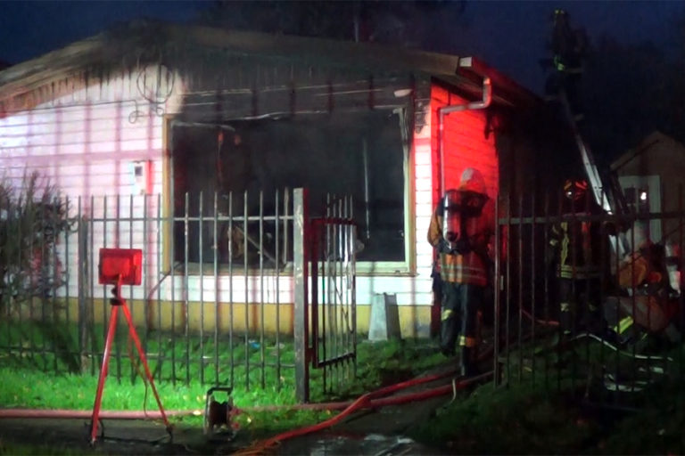 Incendio destruyó una vivienda en villa Aquelarre de Temuco