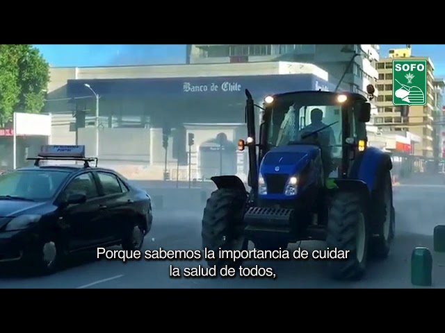 Agricultores de La Araucanía ayudan a sanitizar las calles y llaman a quedarse en casa