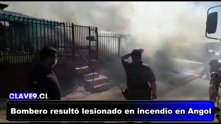 Bombero resultó gravemente herido mientras combatía incendio de vivienda en Angol
