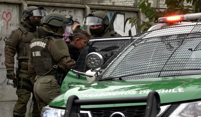 Se denunció que “estas personas se colocaban a tomar en la vía pública, en Avenida San Martín, defecaban en las puertas de las casas, los vecinos desesperados que no podían dormir” Se denunció que “estas personas se colocaban a tomar en la vía pública, en Avenida San Martín, defecaban en las puertas de las casas, los vecinos desesperados que no podían dormir”