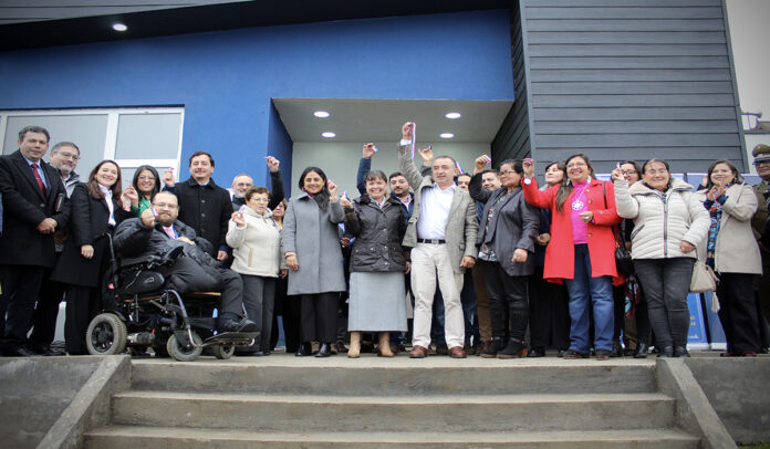 Diversos líderes de opinión participaron en la inauguración del nuevo centro de cuidados establecido en la comuna de Teodoro Schmidt Diversos líderes de opinión participaron en la inauguración del nuevo centro de cuidados establecido en la comuna de Teodoro Schmidt