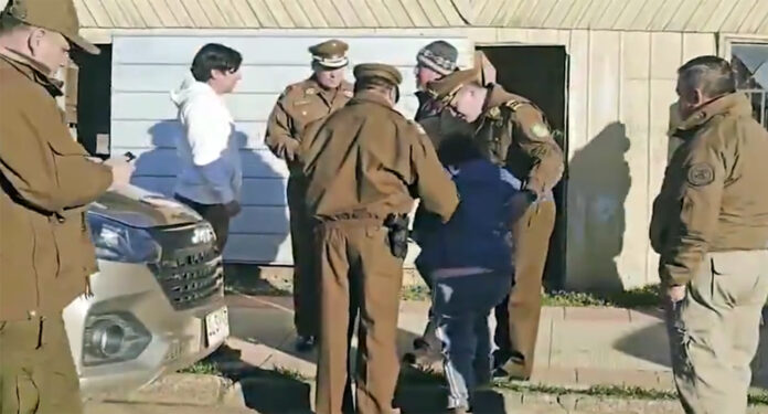 Carabineros se reúnen,con los preocupados familiares de las menores
