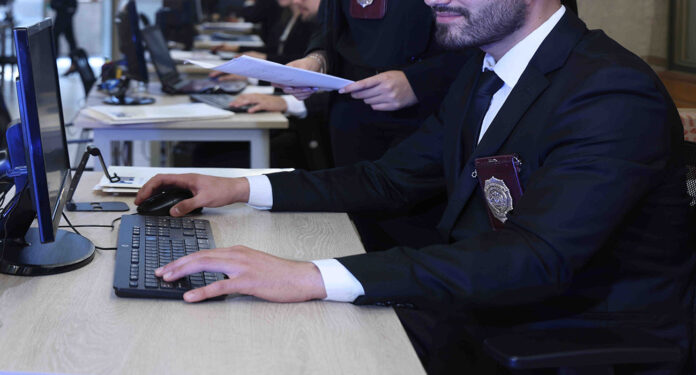 Imagen referencial del trabajo investigador científico de la Policía De Investigaciones (PDI)